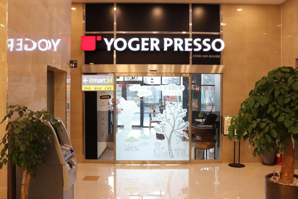 Gold Coast Hotel Incheon Exterior photo