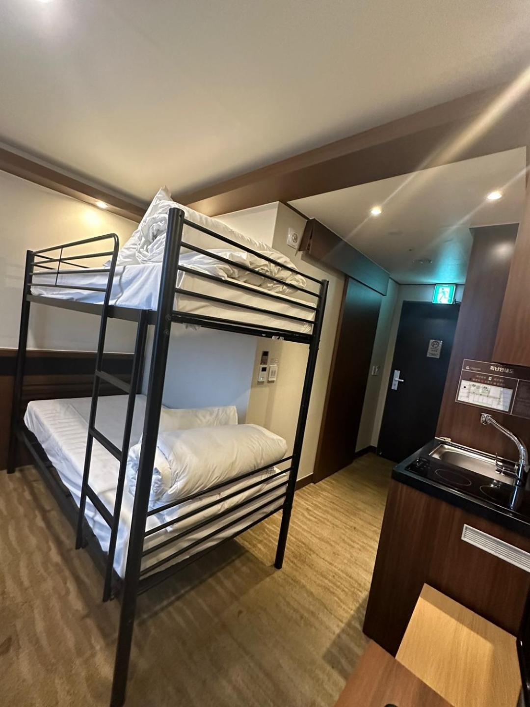 Gold Coast Hotel Incheon Exterior photo